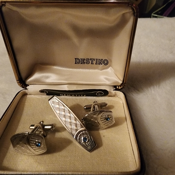 Men's Swank Silver toned with sapphires cuff links and tie tack set NEW - Picture 1 of 4